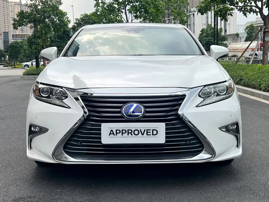 Lexus ES 2015 300h Comfort Edition купить на сайте DeffCars