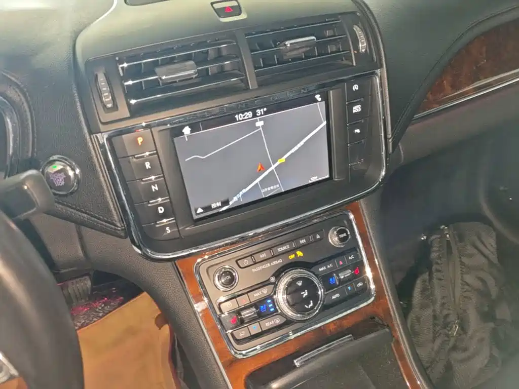 Lincoln Continental 2018 2.0T 2WD Zunya Edition купить на сайте DeffCars