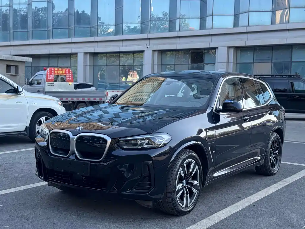 BMW iX3 2022 facelift leading model купить на сайте DeffCars