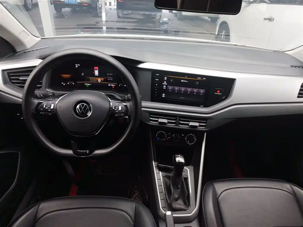Polo 2023 facelift Plus 1.5L automatic indulgence version купить на сайте DeffCars