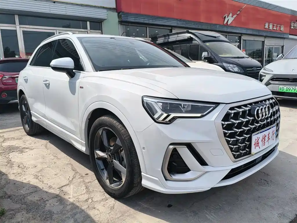 Audi Q3 2024 35 TFSI Fashionable and Dynamic купить на сайте DeffCars