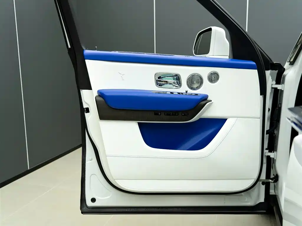 Cullinan 2018 four-seat version купить на сайте DeffCars