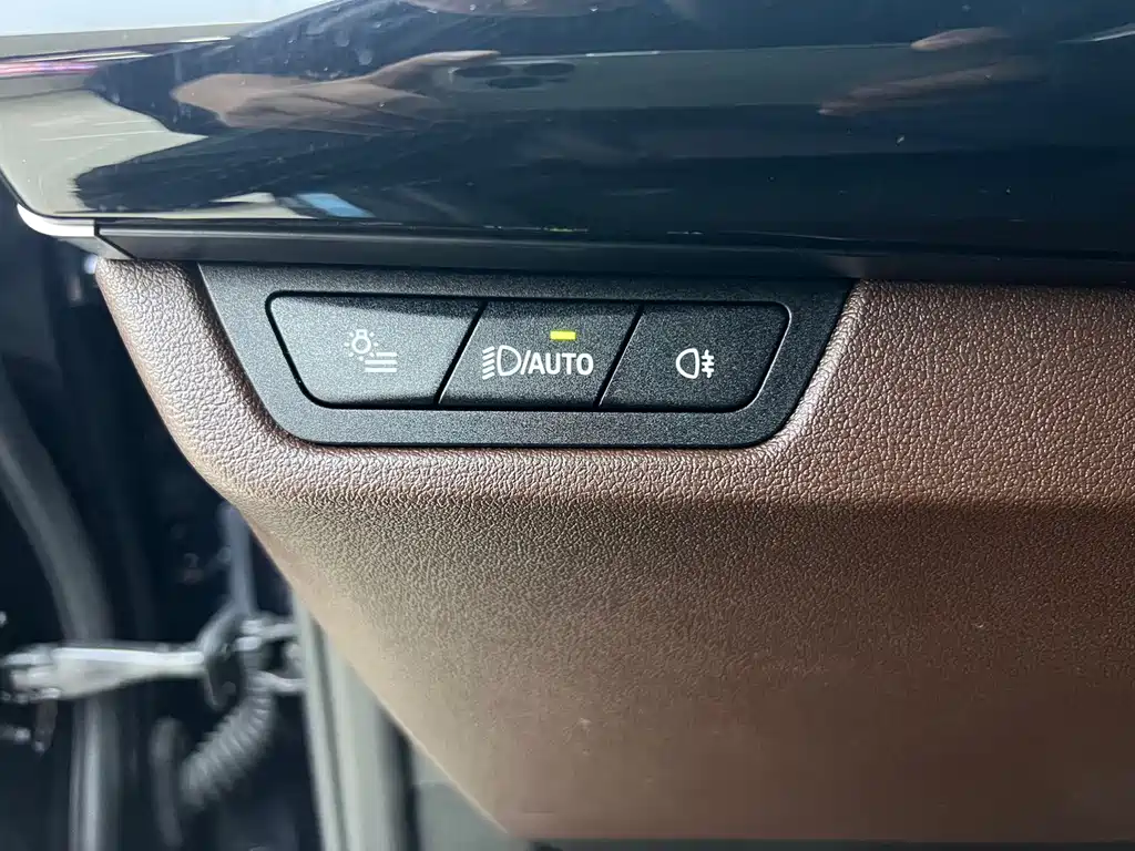 BMW X1 2023 sDrive20Li X Design Package купить на сайте DeffCars