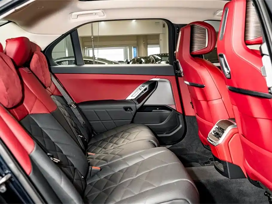 BMW 7 Series 2023 740Li Leading M Sports Package купить на сайте DeffCars