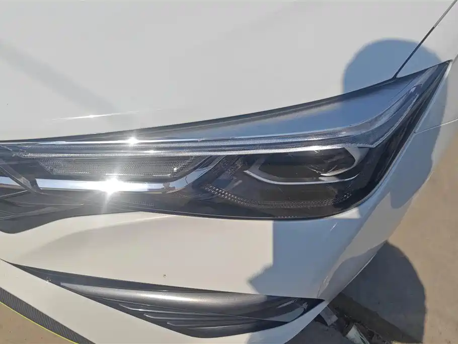 Roewe i5 2021 1.5L manual platinum version купить на сайте DeffCars