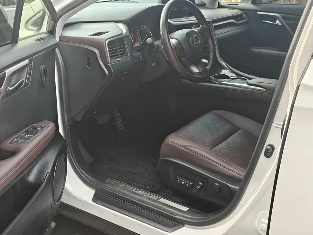 Lexus RX 2020 300 four-wheel drive elegant version National VI купить на сайте DeffCars
