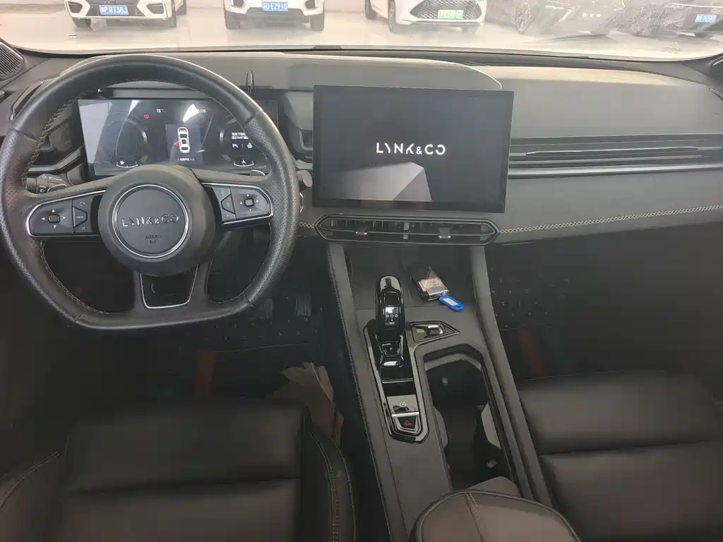 Lynk & Co 03 2023 1.5TD DCT Plus купить на сайте DeffCars