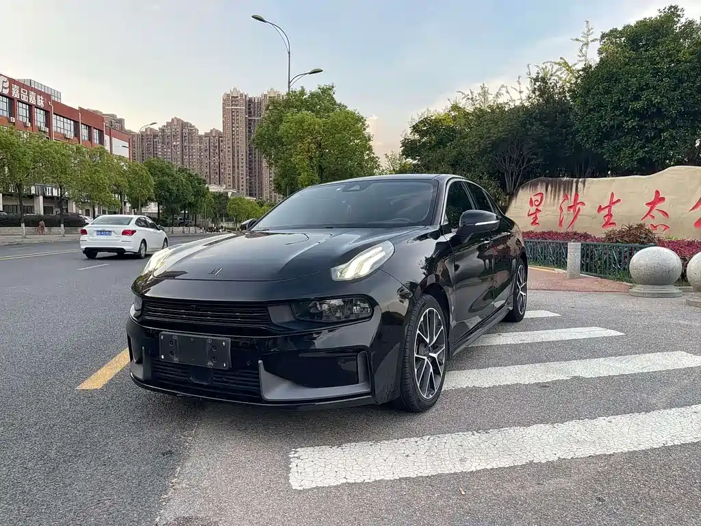 Lynk & Co 03 2019 1.5TD DCT Pro version National VI купить на сайте DeffCars