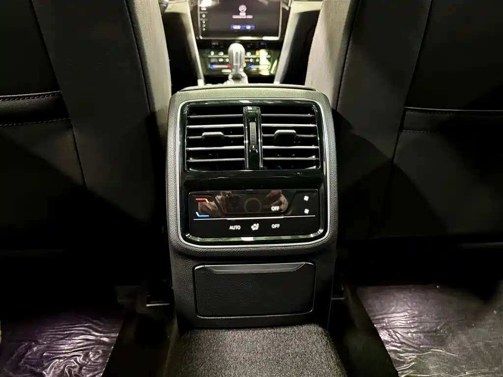 FAW-Volkswagen CC 2024 380TSI eye-catching version купить на сайте DeffCars