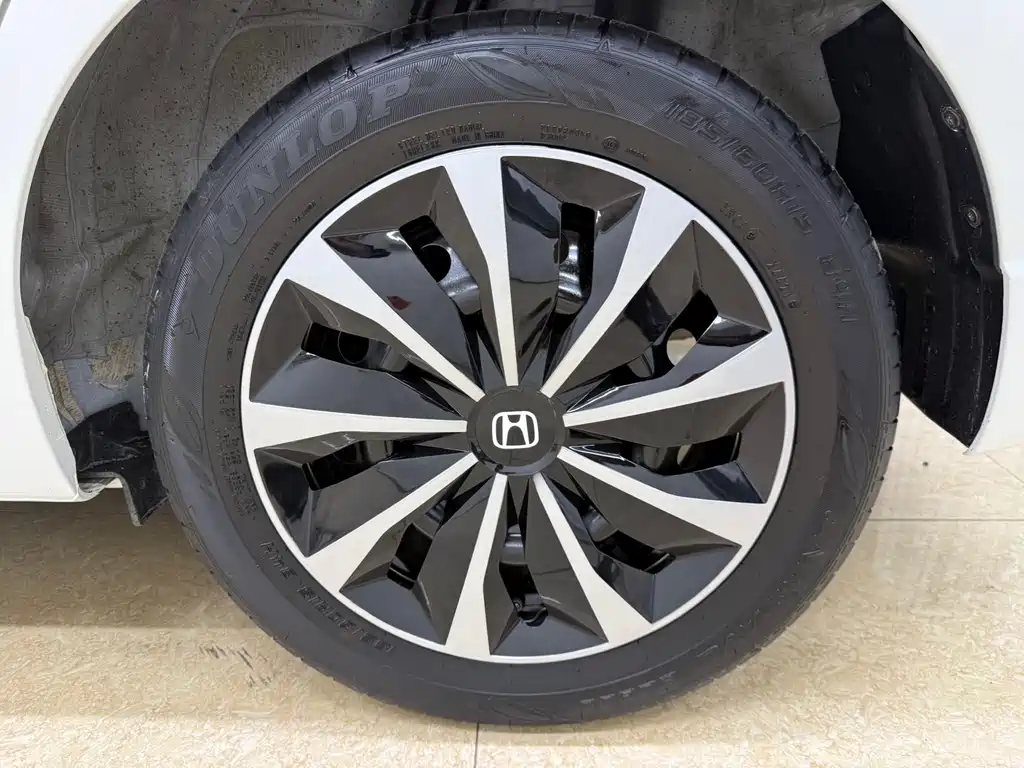 Fit 2021 1.5L CVT Fashion Edition купить на сайте DeffCars