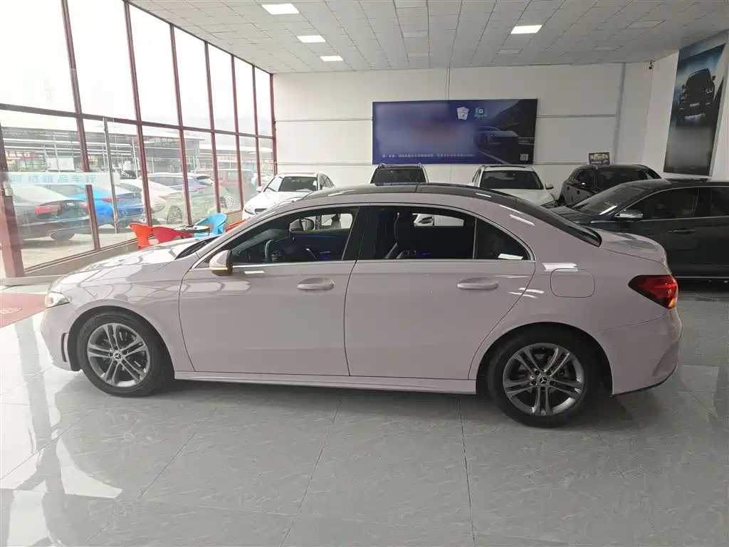 Mercedes-Benz A-Class 2021 facelift A 180 L sports sedan купить на сайте DeffCars