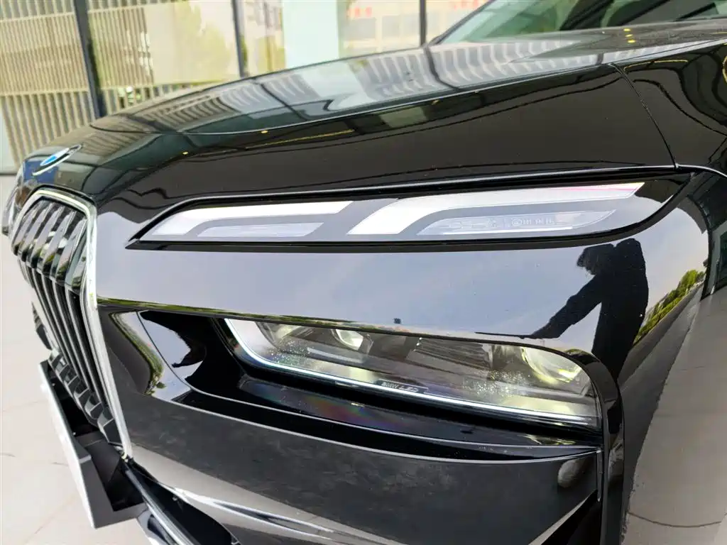 BMW 7 Series 2023 735Li Luxury Package купить на сайте DeffCars