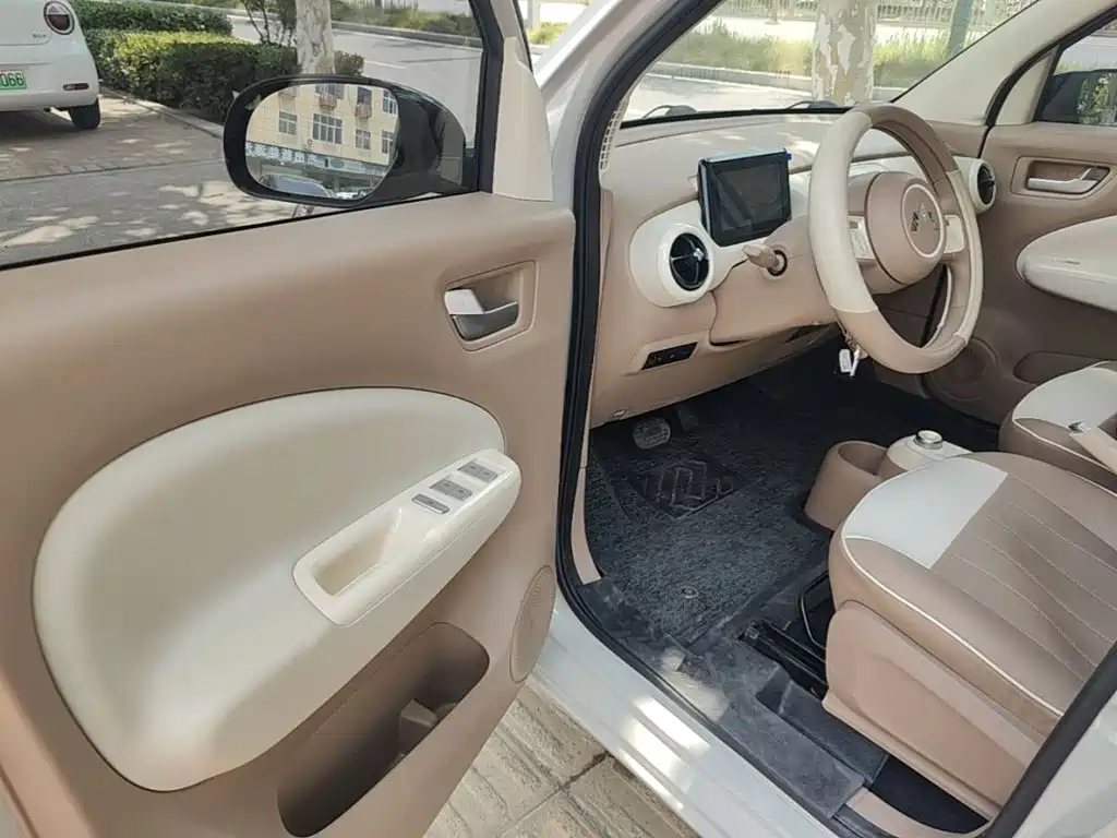 Hongguang MINIEV 2025 fourth-generation four-door advanced version купить на сайте DeffCars