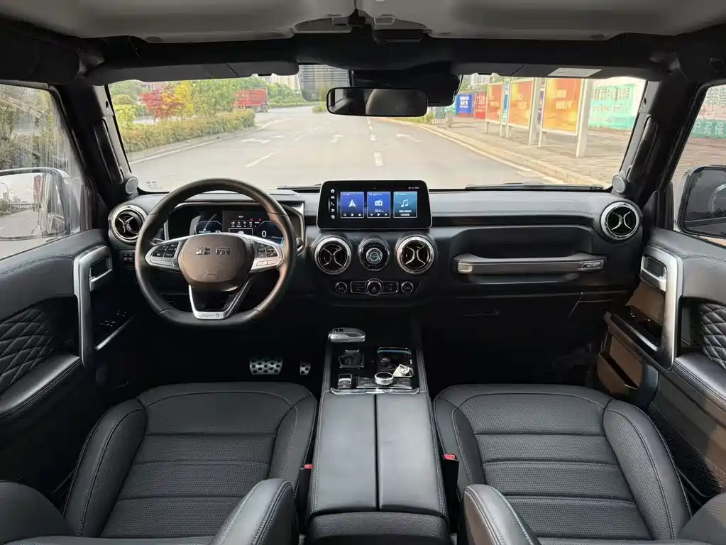 Beijing off-road BJ40 2023 2.0T automatic four-wheel drive city hunter version knight type купить на сайте DeffCars