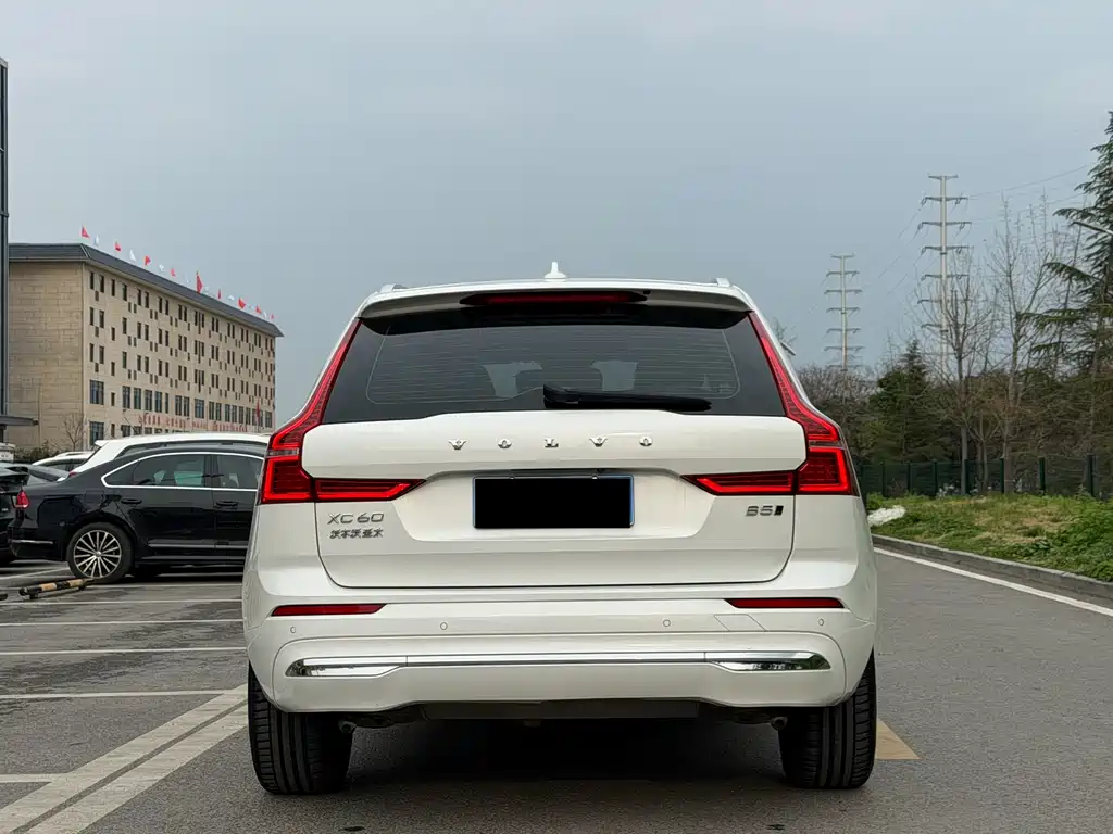 Volvo XC60 2023 B5 four-wheel drive Zhiyi Luxury Edition купить на сайте DeffCars