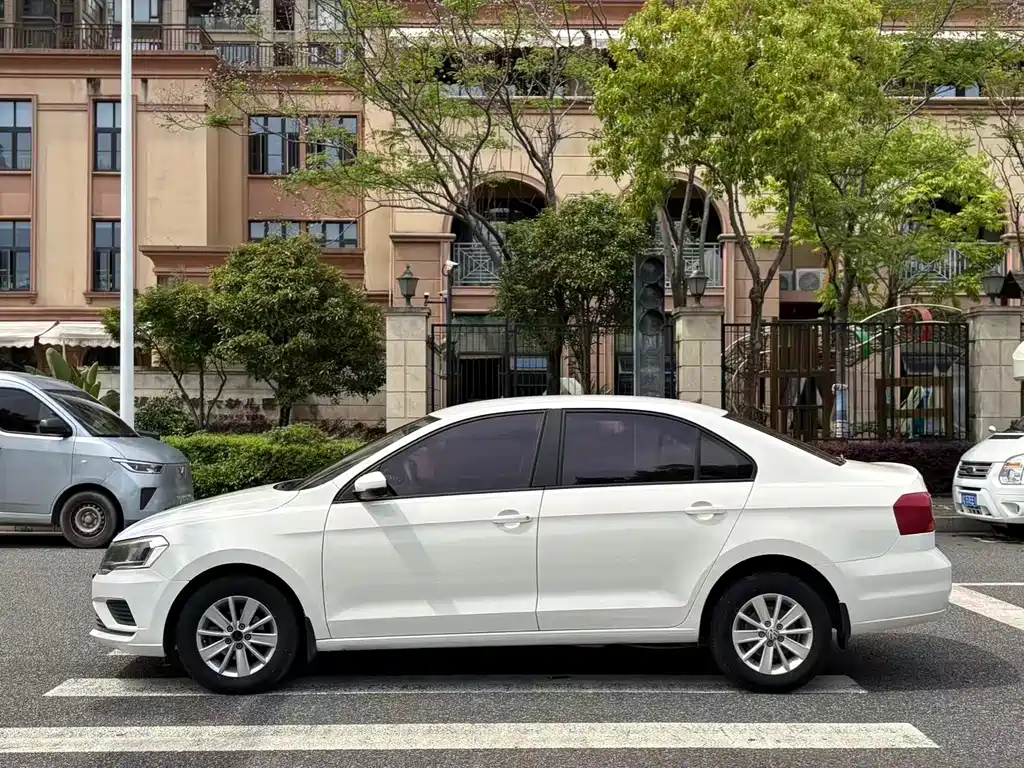 Jetta 2017 1.4L manual fashion model купить на сайте DeffCars