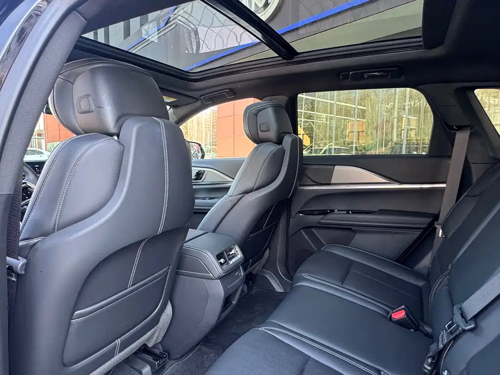 Cadillac XT5 2026 2.0T Metropolis купить на сайте DeffCars