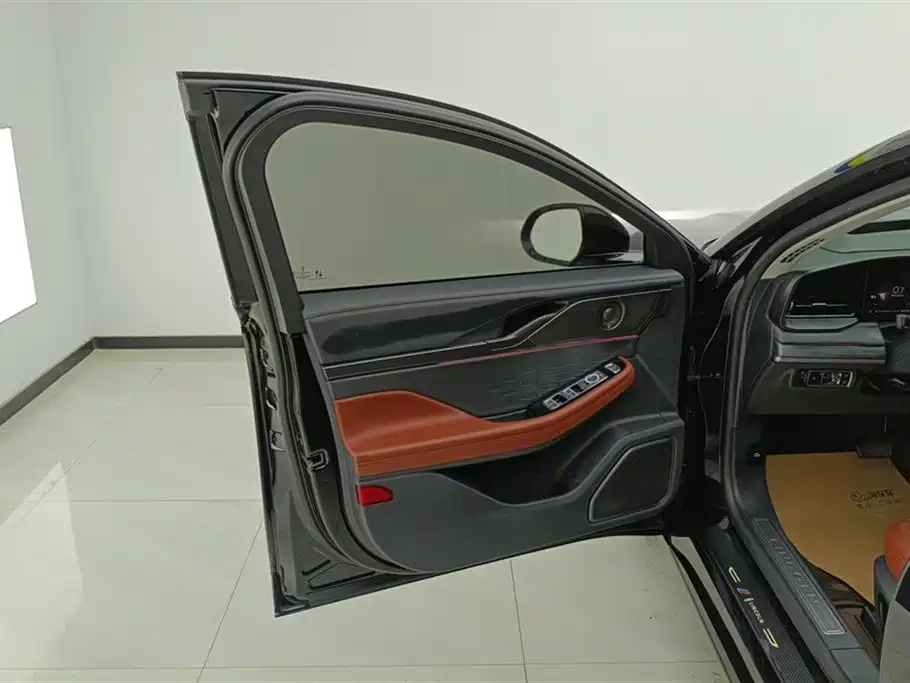 Lincoln Z 2024 2.0T Premium Edition купить на сайте DeffCars
