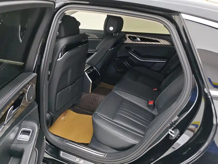 Hongqi H9 2022 2.0T Zhilian Flagship Edition купить на сайте DeffCars