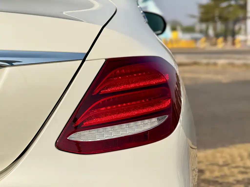 Mercedes-Benz E-Class 2016 E 200 L Sports купить на сайте DeffCars