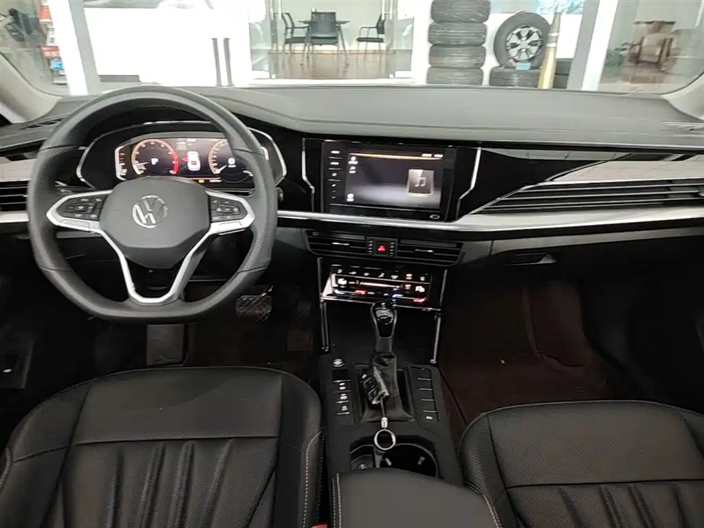 Passat 2025 Outstanding Model 380TSI Dragon Edition купить на сайте DeffCars