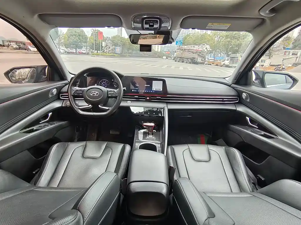 Elantra 2021 1.5L CVT LUX Premium Edition купить на сайте DeffCars