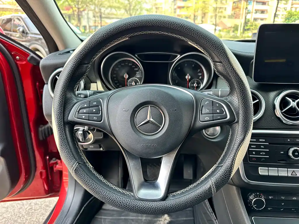 Mercedes-Benz GLA 2018 GLA 200 Fashion Model купить на сайте DeffCars