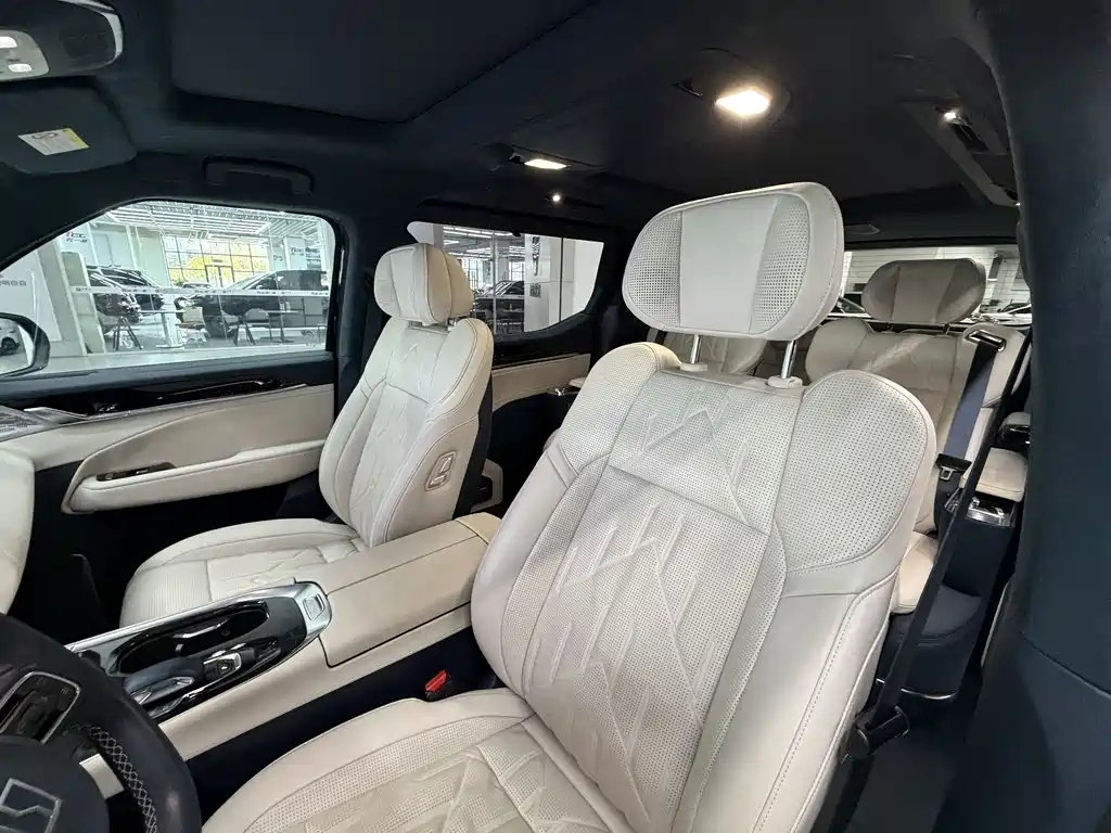 Jikrypton 009 2024 seven-seat aisle version four-wheel drive 108kWh купить на сайте DeffCars