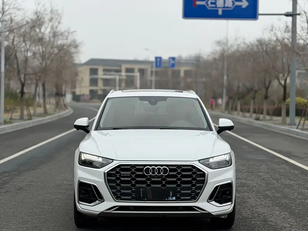 Audi Q5L 2021 45 TFSI luxury and dynamic model купить на сайте DeffCars