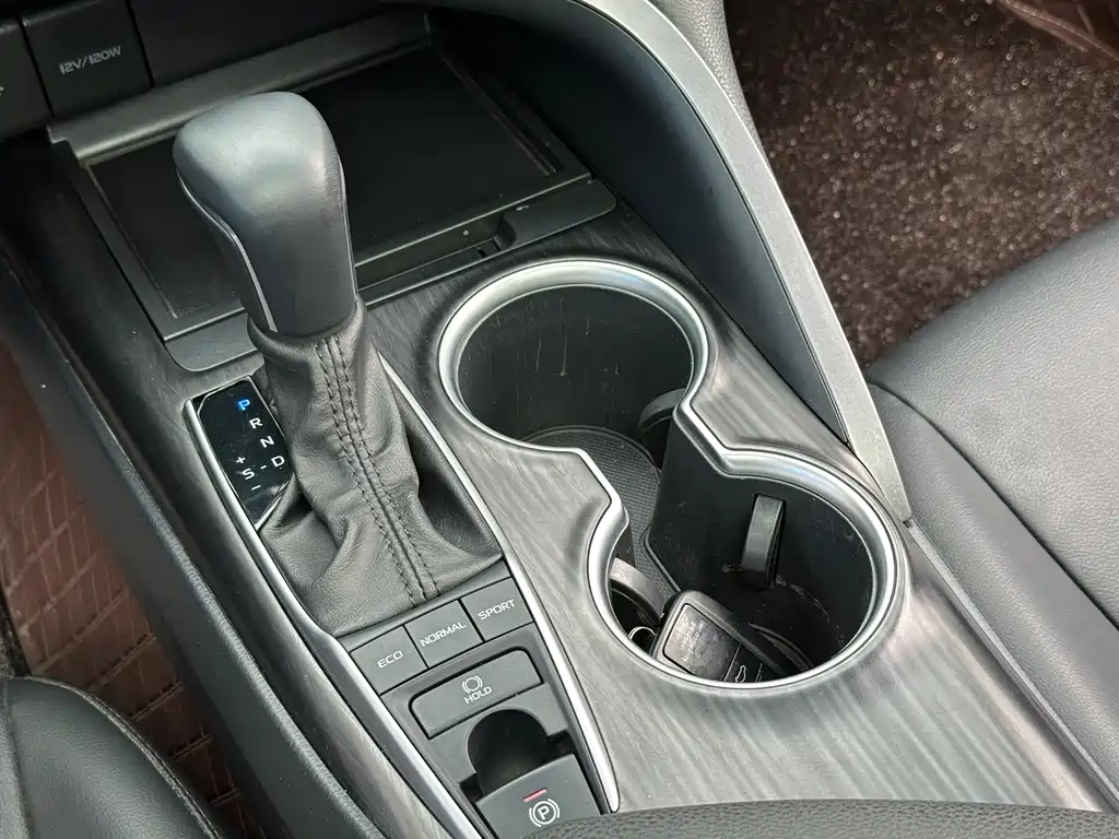 Camry 2021 2.5G Deluxe Edition купить на сайте DeffCars