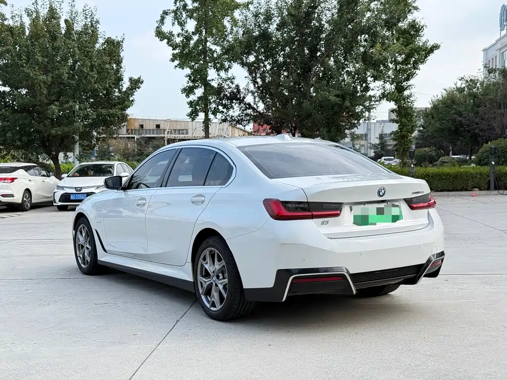 BMW i3 2024 eDrive 35 L купить на сайте DeffCars