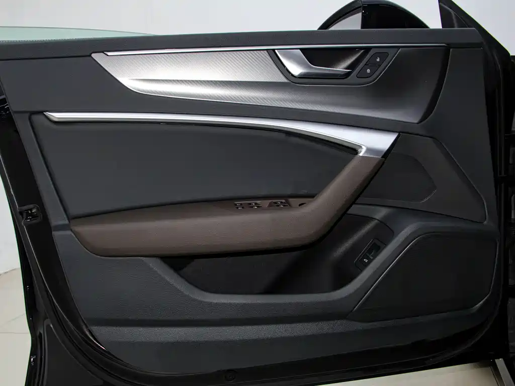 Audi A7L 2024 45TFSI S-line Dream Building Liquid Crystal Package купить на сайте DeffCars