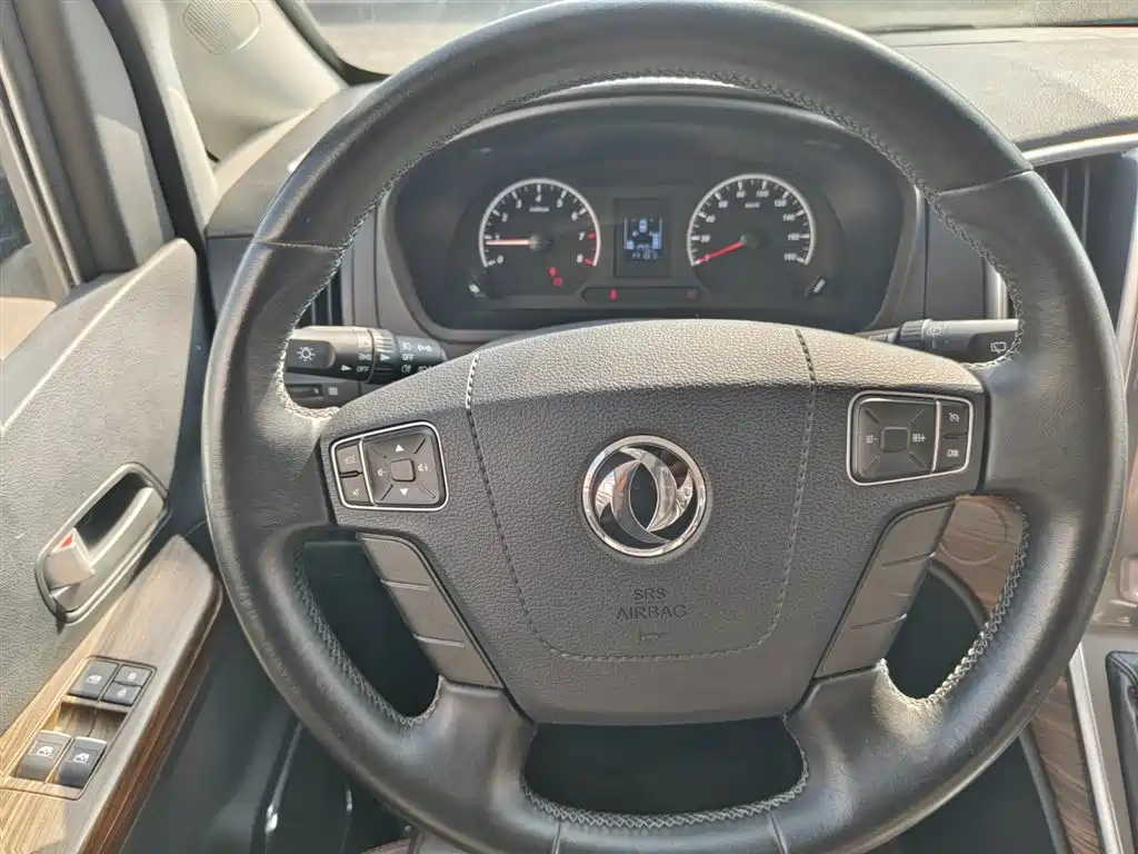 Lingzhi PLUS 2021 2.0L manual luxury model 7 seats купить на сайте DeffCars