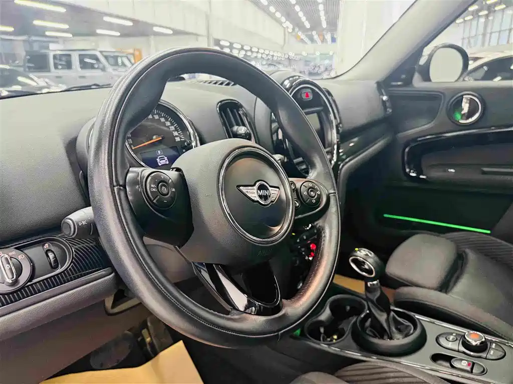 Countryman 2017 1.5T Cooper all4 traveler купить на сайте DeffCars