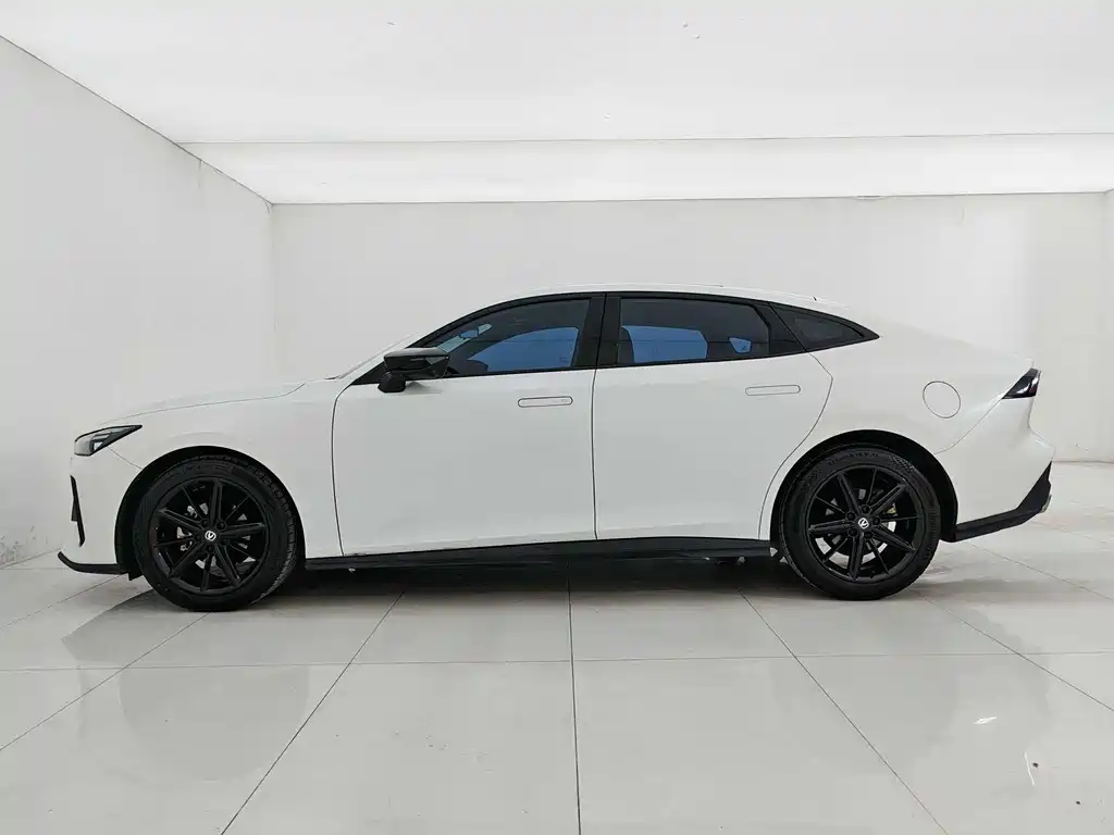 Changan UNI-V 2023 1.5T premium model купить на сайте DeffCars