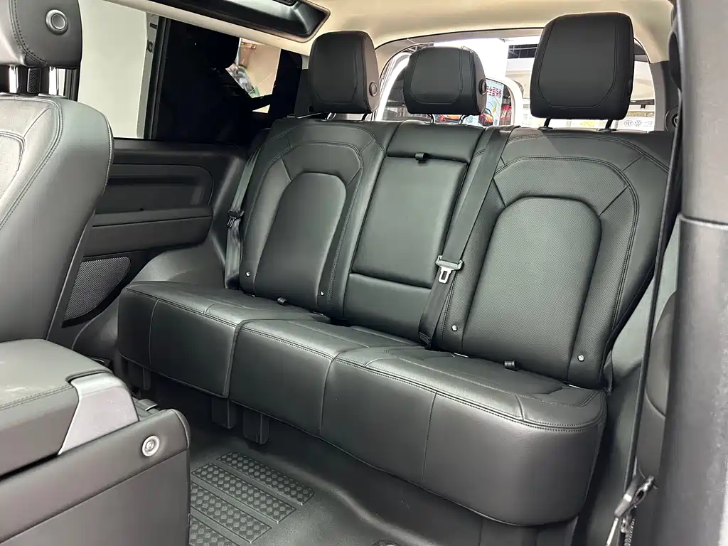 Land Rover Defender 2024 90 2.0T P300 S купить на сайте DeffCars
