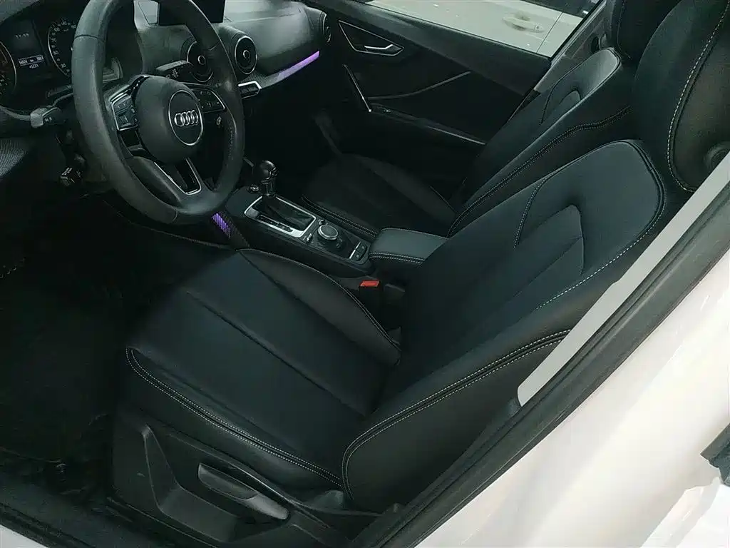 Audi Q2L 2018 35 TFSI launches exclusive version, National VI купить на сайте DeffCars