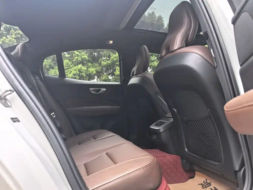 Volvo S60 2021 T4 Zhiyi Luxury Edition купить на сайте DeffCars
