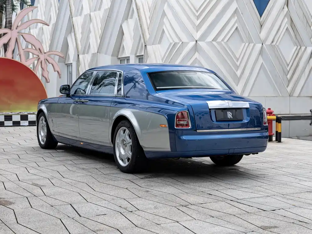 Phantom 2013 6.7L extended version EWB купить на сайте DeffCars