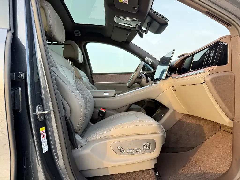 Denza N9 2025 Honor model купить на сайте DeffCars