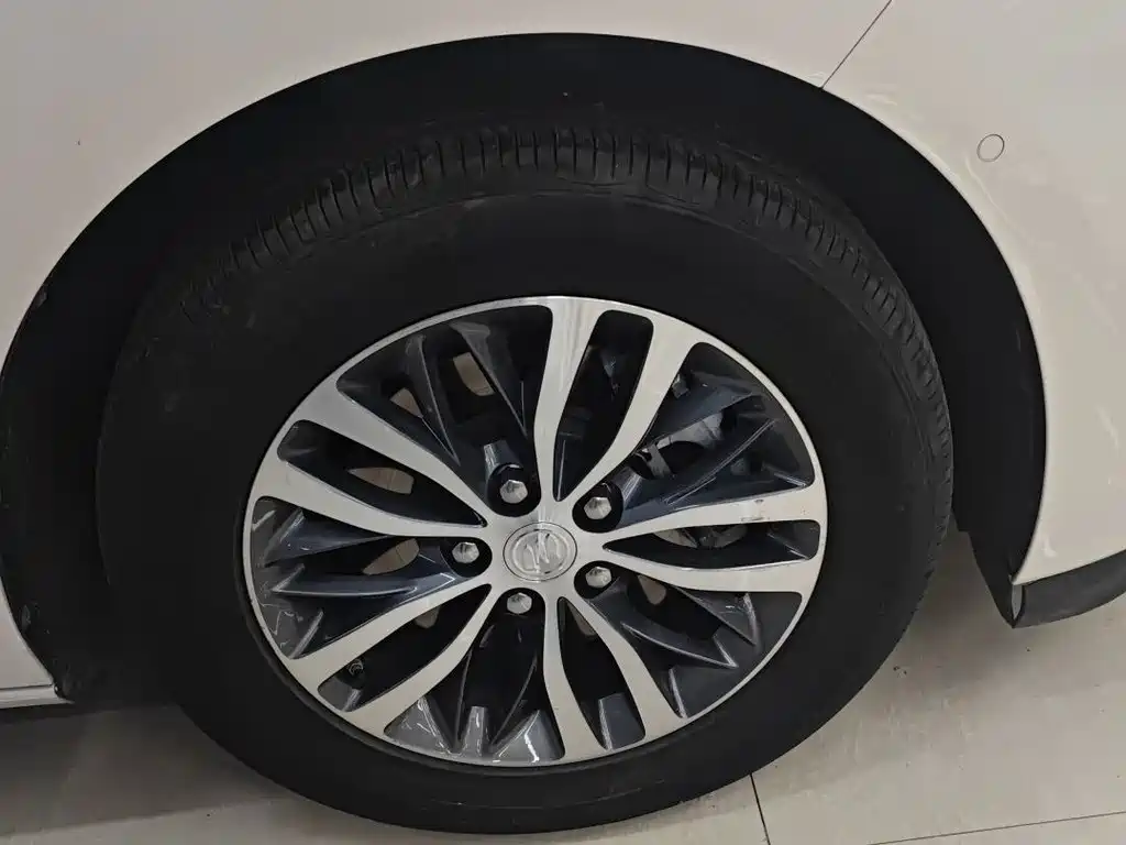 Buick GL8 2021 ES Lu Zun 653T Exclusive model купить на сайте DeffCars