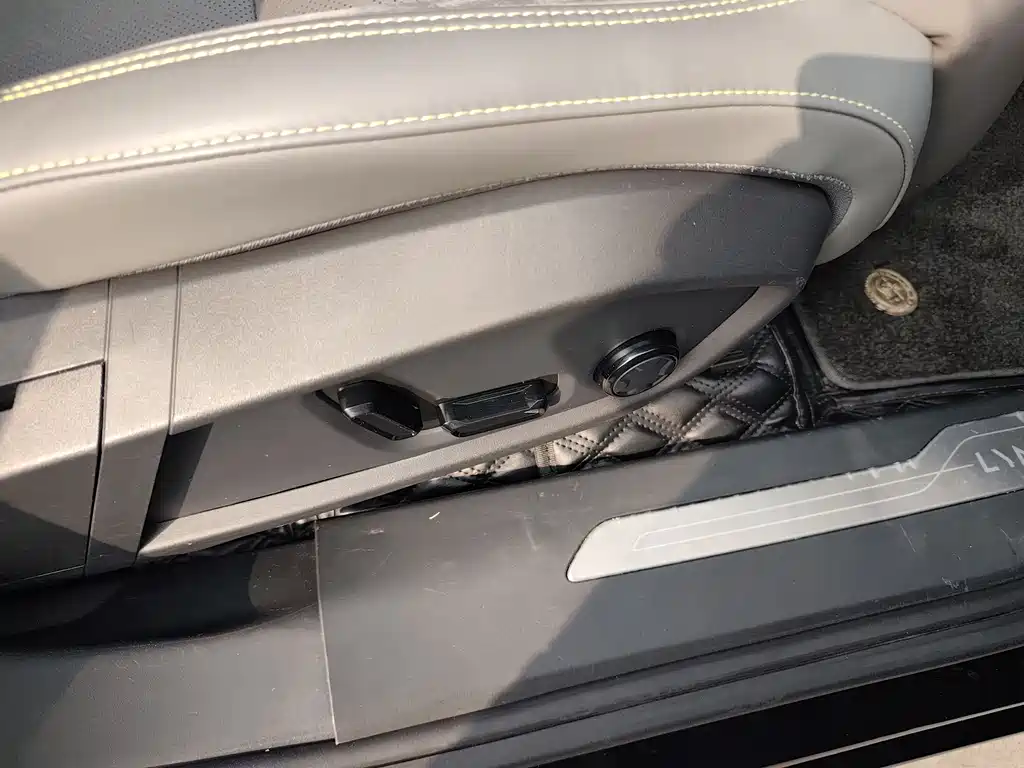 Lynk & Co 08 EM-P 2025 model 245km ultra-long battery life Pro купить на сайте DeffCars