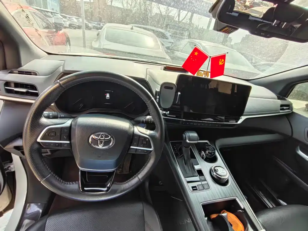 SIENNA 2023 2.5L Hybrid Premium Edition купить на сайте DeffCars