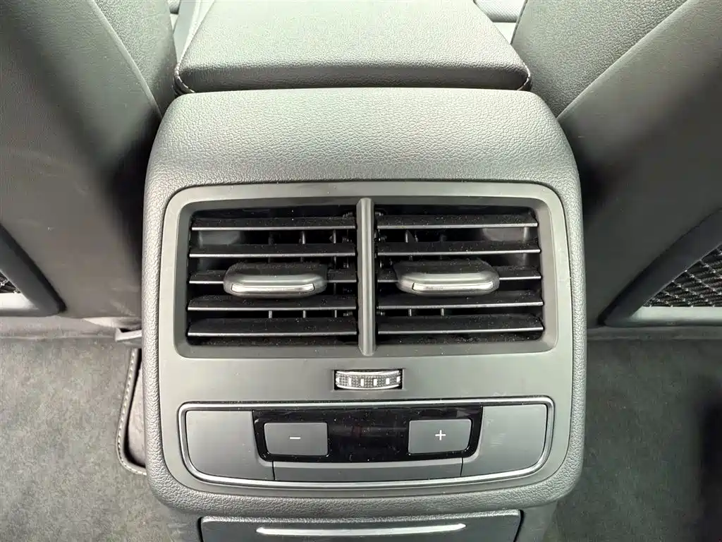Audi A4L 2024 40 TFSI quattro RS kit combustion speed type купить на сайте DeffCars