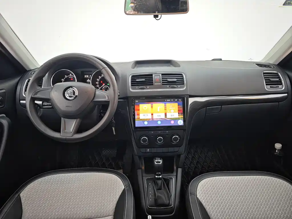 Yeti 2017 TSI280 DSG forward version купить на сайте DeffCars