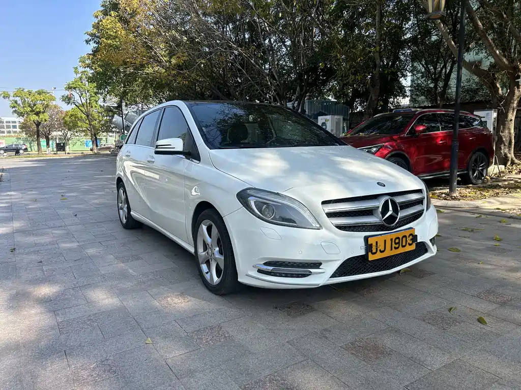 Mercedes-Benz B-Class 2015 B 200 Luxury купить на сайте DeffCars