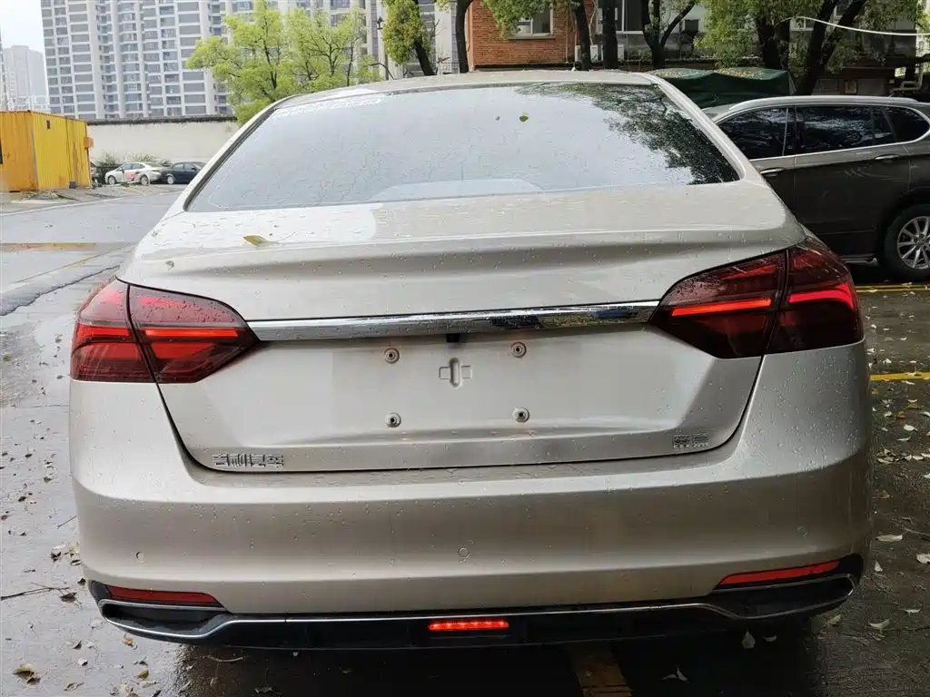 Emgrand 2019 Leading Edition 1.5L CVT upward interconnection type National VI купить на сайте DeffCars