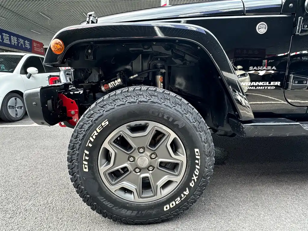 Wrangler 2017 3.0L Sahara four-door comfort version купить на сайте DeffCars