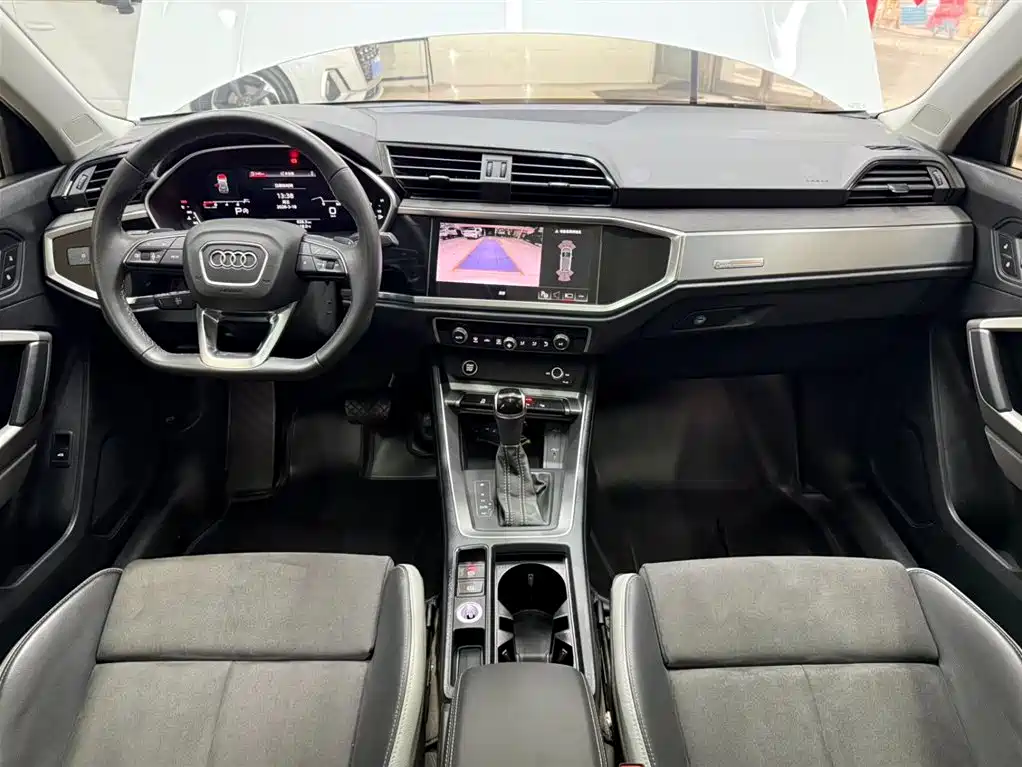 Audi Q3 2022 35 TFSI Fashionable and Dynamic купить на сайте DeffCars