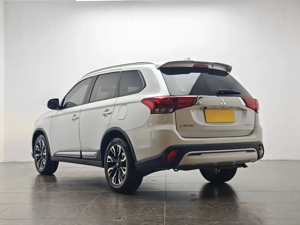 Outlander 2020 2.0L 2WD Enjoy Edition 5 seats купить на сайте DeffCars